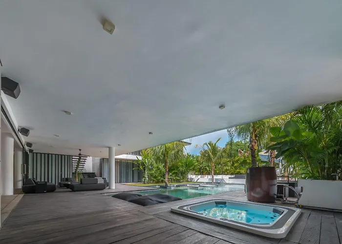 Barabuda - Impressive 6-bedroom With Jacuzzi And Slide! ヴィラ チャングー