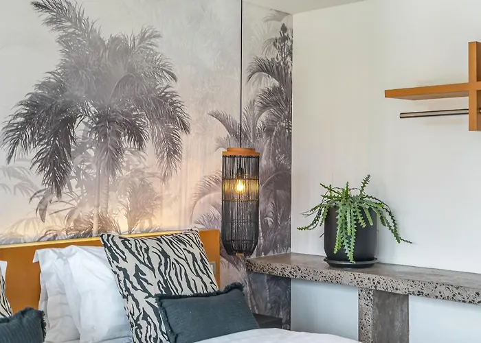 Villa Barabuda - Impressive 6-bedroom With Jacuzzi And Slide! Canggu (Bali)