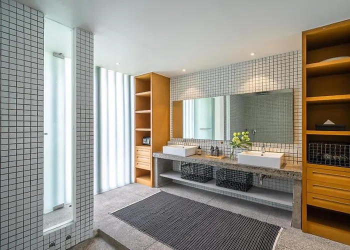 Villa Barabuda - Impressive 6-bedroom With Jacuzzi And Slide! Canggu (Bali)