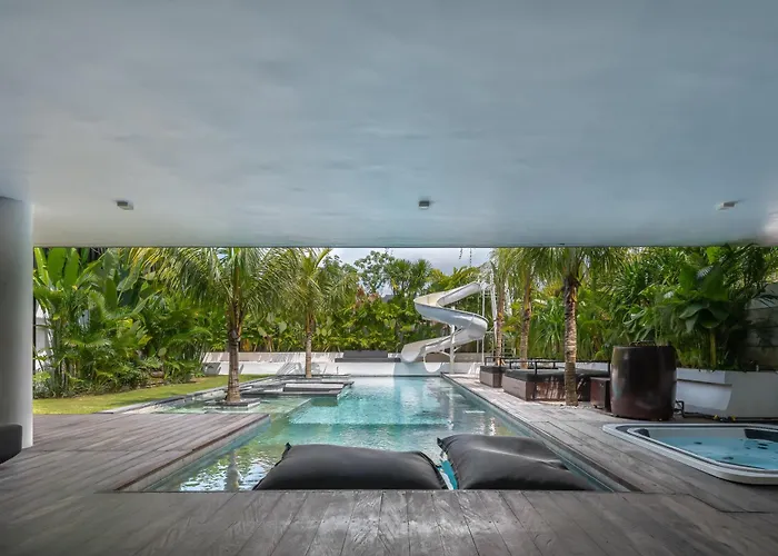 Villa Barabuda - Impressive 6-bedroom With Jacuzzi And Slide! Canggu (Bali)