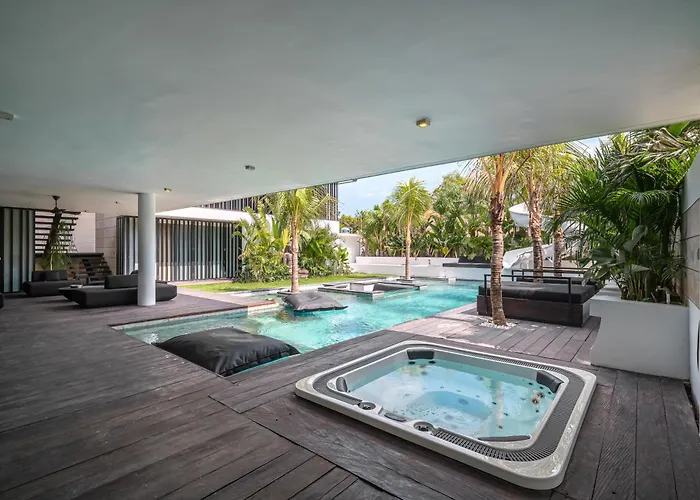 Villa Barabuda - Impressive 6-bedroom With Jacuzzi And Slide! Canggu (Bali)